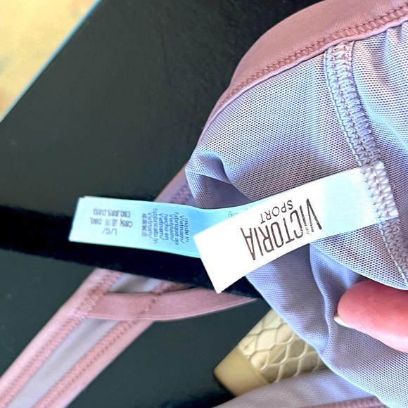 Victoria’s Secret Sport Blush Rose Bra - Picture 4 of 5